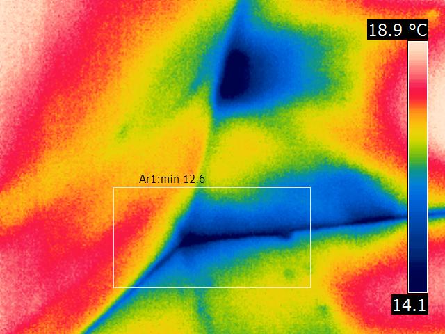 Pomocí měřící funkce termokamery oblast lze lokalizovat kritické detaily a stanovit jejich teplotu
